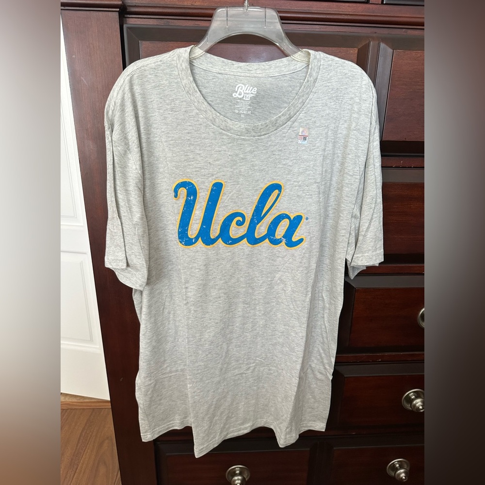 UCLA Bruins Men's XL Heather Gray Distressed Logo Short Sleeve T-shirt